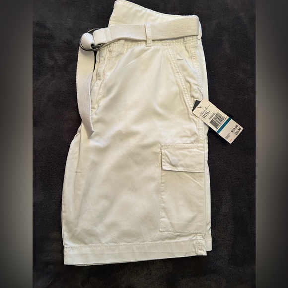 Kenneth Cole stylish off-white cargo shorts. New with tags! - Picture 3 of 6